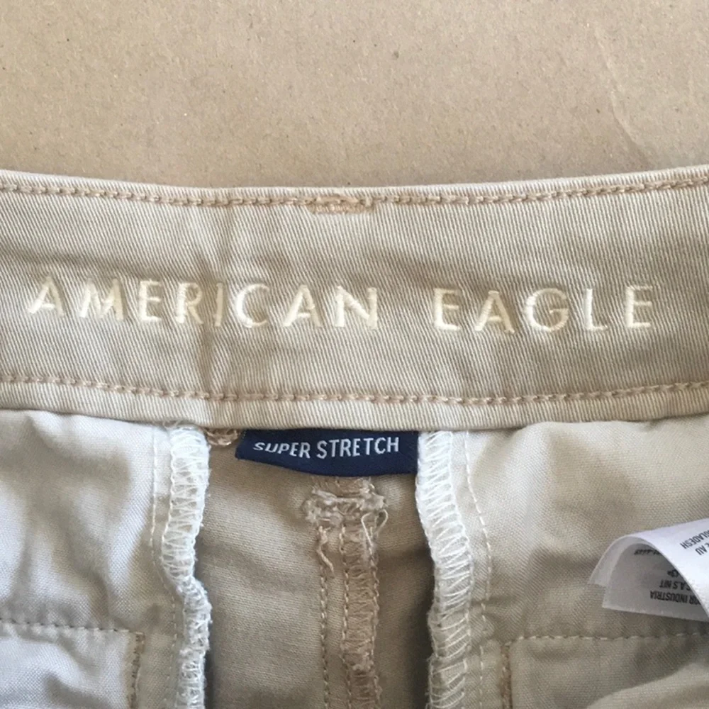 American Eagle Denim Super Stretch Skinny Pant - Desert Sand - Size 0 SHORT